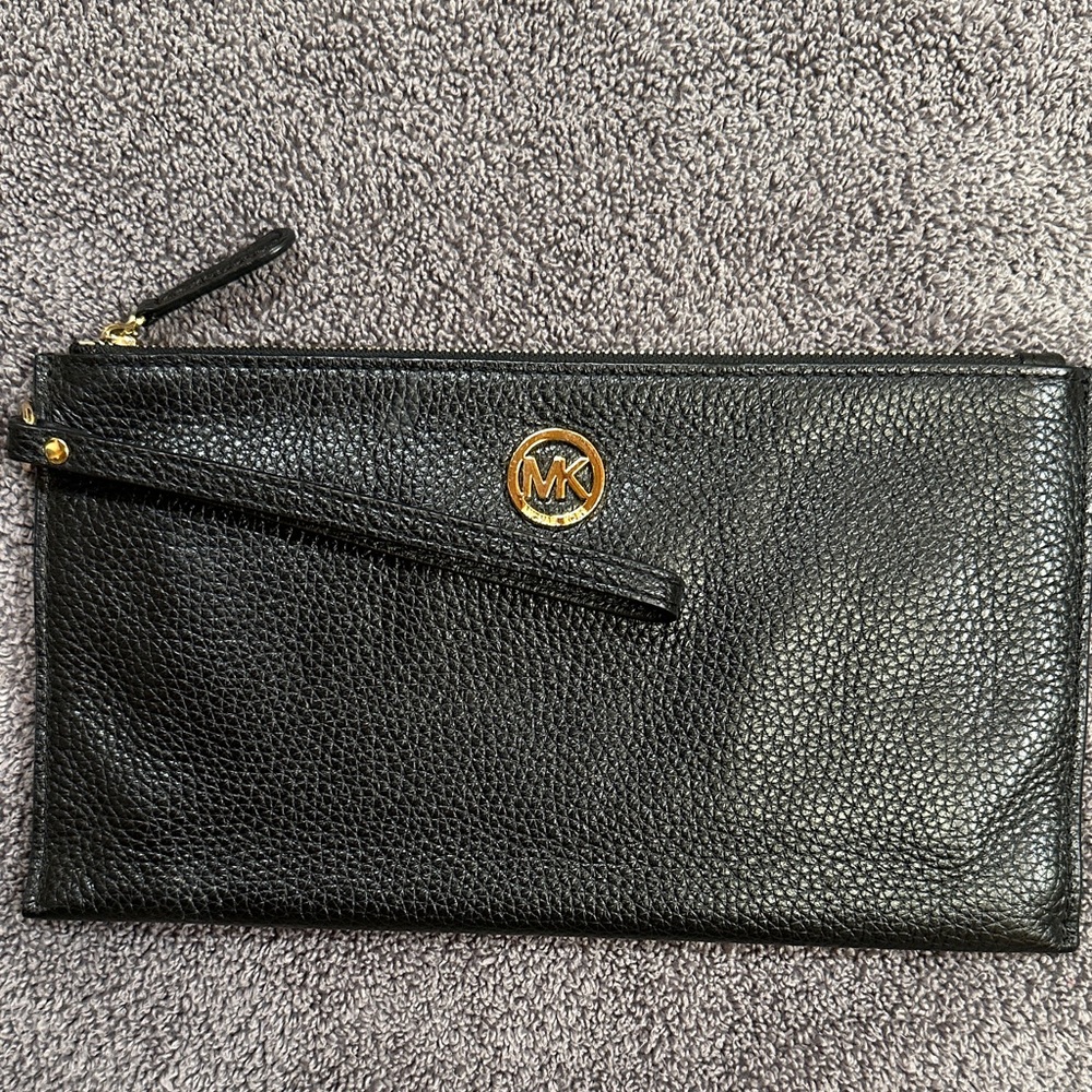Michael Kors Fulton Black Large Zip Top Wristlet Pebbled Leather